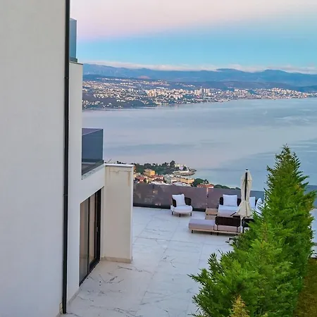 Villa Naya With Heated Pool And Hot Tub Veprinac