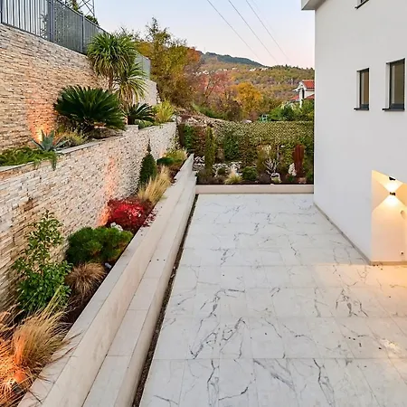 Villa Naya With Heated Pool And Hot Tub Veprinac