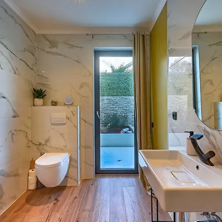 Naya With Heated Pool And Hot Tub Villa