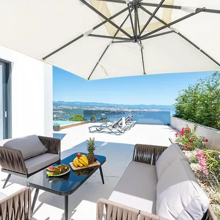 Villa Naya With Heated Pool And Hot Tub Veprinac