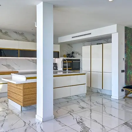 Naya With Heated Pool And Hot Tub Villa